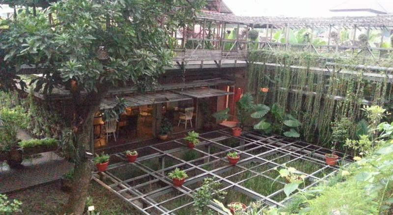 โรงแรมรูมาห์ทูรี่กรีนบูติค Surakarta  ภายนอก รูปภาพ
